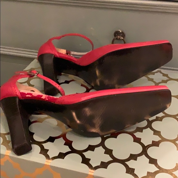 BCBG red heels - Picture 5 of 7